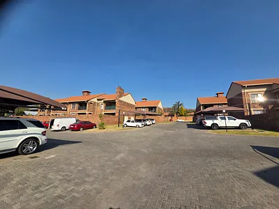 2 Bedroom Apartment For Sale in Pretoria - ZGdz.webp
