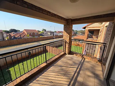 2 Bedroom Apartment For Sale in Pretoria - GtLI.webp