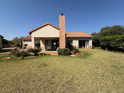 2 Bedroom Townhouse For Sale in Pretoria - wC4R.webp