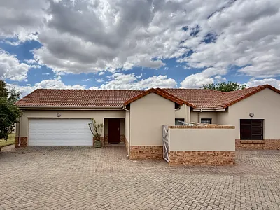 3 Bedroom Townhouse For Sale in Pretoria - 3xCp.webp