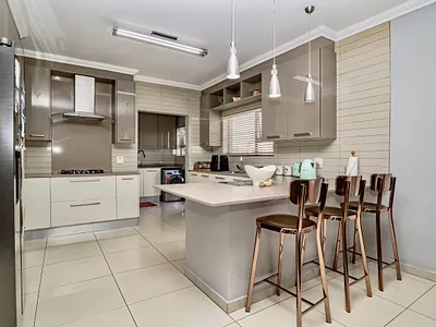 4 Bedroom House For Sale in Pretoria - img