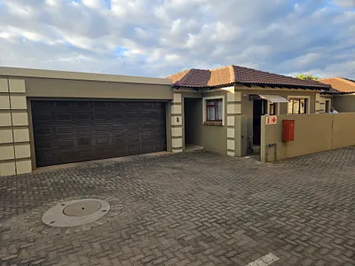 2 Bedroom House For Sale in Pretoria - Pge5.webp