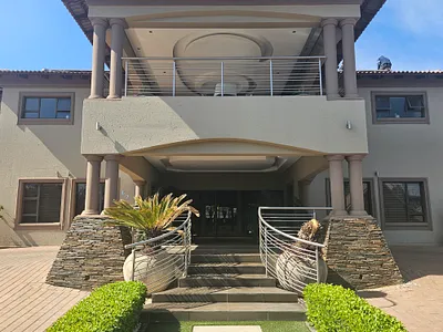 5 Bedroom House For Sale in Pretoria - Re4O.webp