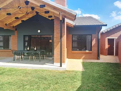 3 Bedroom Townhouse For Sale in Pretoria - XlW5.webp
