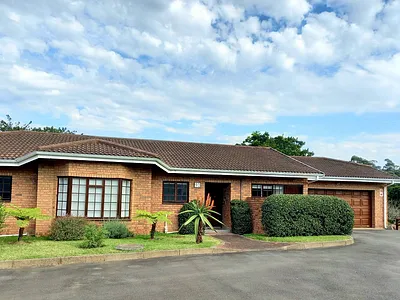 3 Bedroom Townhouse For Sale in Margate - twbG.webp