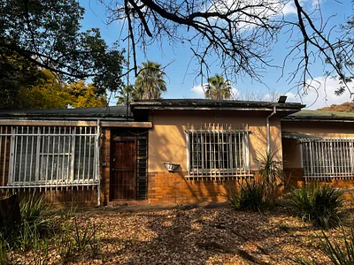 2 Bedroom House For Sale in Pretoria - BJEn.webp