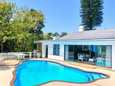 4 Bedroom House For Sale in Port Edward - img