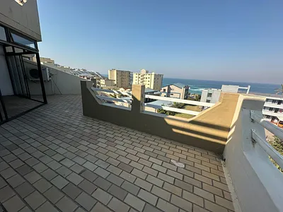 3 Bedroom Apartment For Sale in Margate - NhYT.webp
