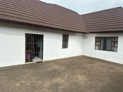3 Bedroom House For Sale in Margate - BLex.webp