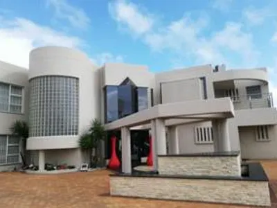 5 Bedroom House For Sale in Port Shepstone - 8DKW.webp