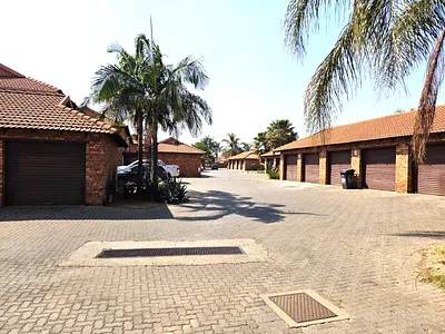 2 Bedroom Apartment For Sale in Pretoria - 5jVm.webp