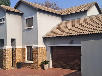 4 Bedroom House For Sale in Pretoria - JQm8.webp