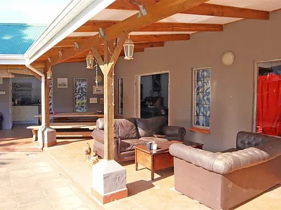 3 Bedroom House For Sale in Port Edward - PPxn.webp
