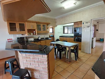 5 Bedroom House For Sale in Margate - pb4O.webp