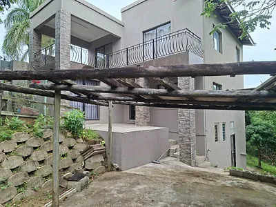 4 Bedroom House For Sale in Port Edward - 1WCW.webp