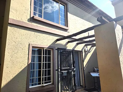 2 Bedroom Townhouse To Rent in Pretoria - img