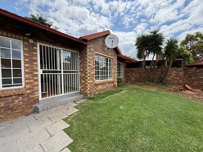 3 Bedroom Townhouse For Sale in Pretoria - img