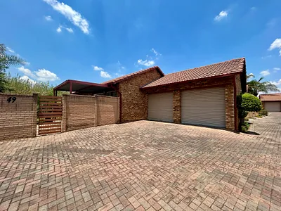 3 Bedroom House For Sale in Pretoria - 9Dkm.webp