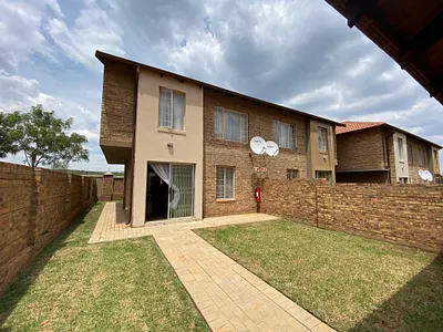 3 Bedroom Townhouse To Rent in Pretoria - kEVO.webp