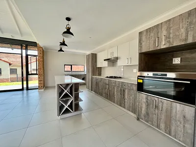 2 Bedroom Townhouse For Sale in Pretoria - kDuH.webp