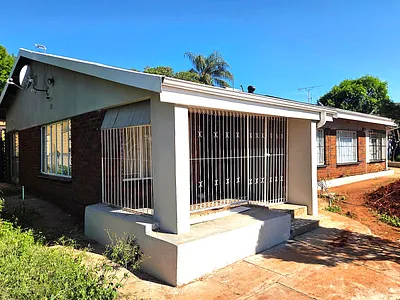 4 Bedroom House To Rent in Pretoria - img