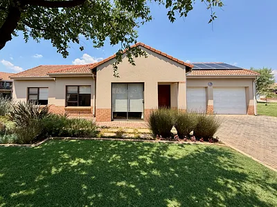 3 Bedroom Townhouse For Sale in Pretoria - fp4G.webp