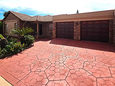 3 Bedroom Townhouse For Sale in Pretoria - img