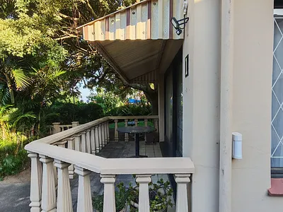 3 Bedroom Townhouse For Sale in Margate - V7BW.webp