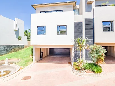 2 Bedroom Apartment For Sale in Pretoria - qvJ0.webp