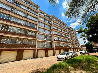 3 Bedroom Apartment For Sale in Pretoria - bROM.webp