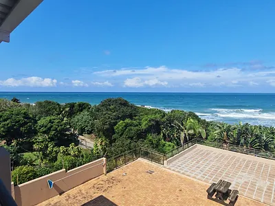 4 Bedroom House For Sale in Margate - liv2.webp