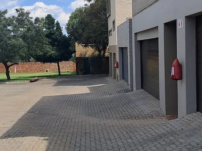 3 Bedroom Townhouse For Sale in Pretoria - t3gO.webp