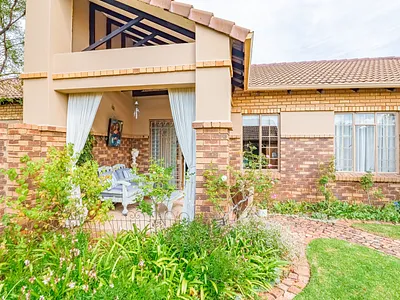 3 Bedroom Townhouse For Sale in Pretoria - K23F.webp