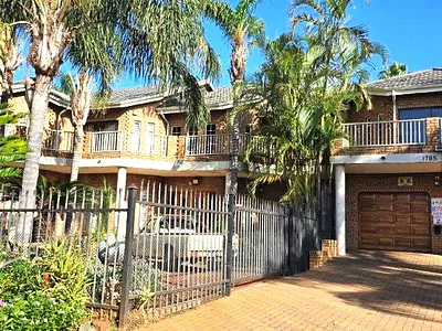 6 Bedroom House For Sale in Akasia - EVcO.webp