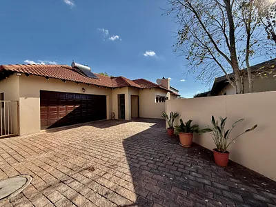 3 Bedroom House For Sale in Pretoria - WNC5.webp