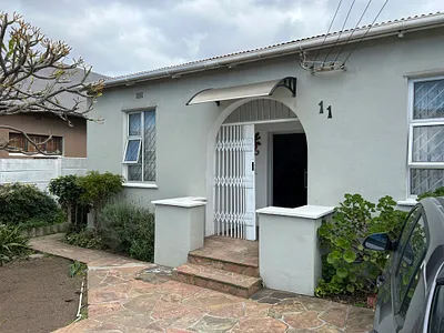 4 Bedroom House For Sale in Cape Town - img