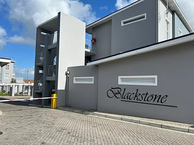 2 Bedroom Apartment For Sale in Brackenfell - jIik.webp