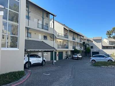 2 Bedroom Apartment For Sale in Durbanville - QjgZ.webp