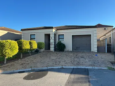3 Bedroom House For Sale in Brackenfell - SOp6.webp
