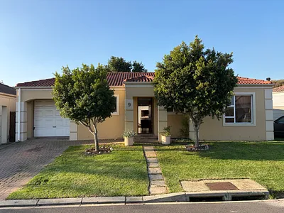2 Bedroom House To Rent in Kuils River - b1gK.webp