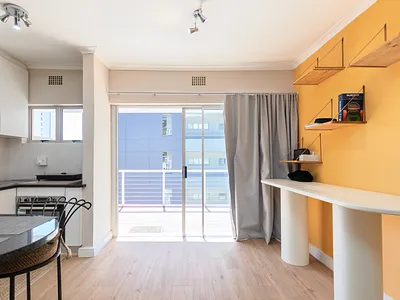 0.5 Bedroom Apartment To Rent in Cape Town - l6Lg.webp