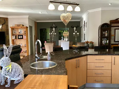 3 Bedroom Townhouse For Sale in Middelburg - img