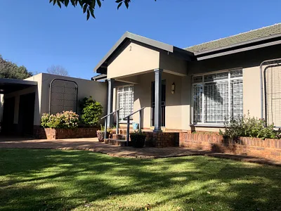 4 Bedroom House For Sale in Middelburg - img