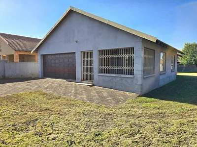 3 Bedroom House For Sale in Middelburg - img