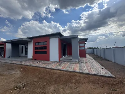 4 Bedroom House For Sale in Middelburg - img