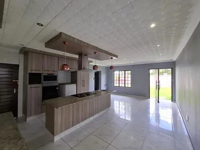 4 Bedroom House For Sale in Middelburg - img