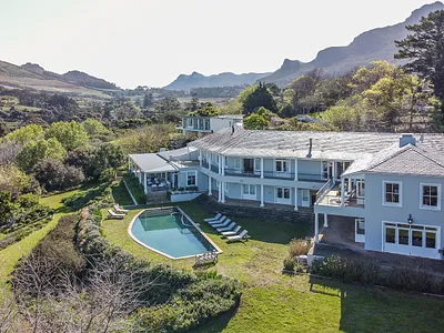8 Bedroom House For Sale in Cape Town - Kd3w.webp