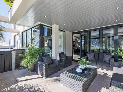 2 Bedroom Apartment For Sale in Cape Town - k0Um.webp