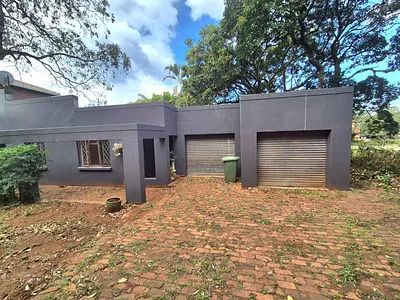 3 Bedroom House For Sale in Amanzimtoti - 1NnD.webp