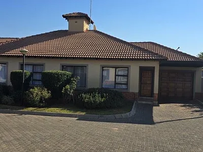 3 Bedroom Townhouse For Sale in Pretoria - wMc3.webp